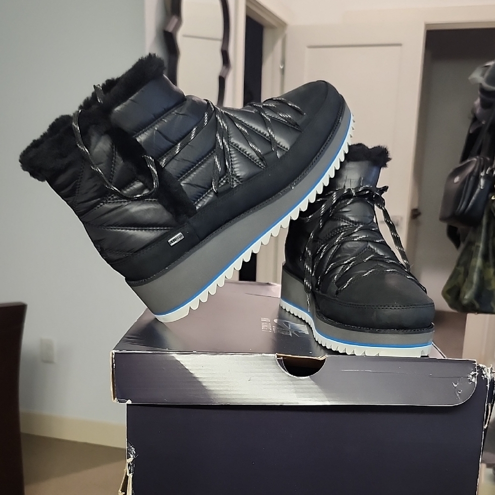 UGG Cayden Waterproof Quilted. Slip On Winter Boots/Black/Size 11